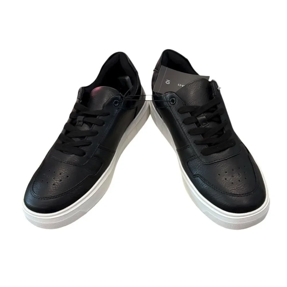New No Boundaries Men’s Black White Sneakers 10